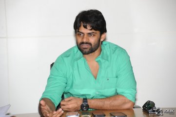 Sai Dharam Tej Interview About Pilla Nuvvu Leni Jeevitham